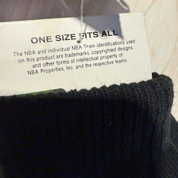 NWT VTG Old Stock NBA Chicago Bulls Black Stretch Knit Gloves OS Patches Winter - Picture 5 of 7